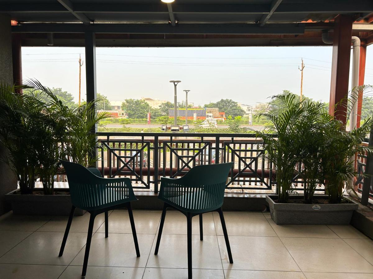 Antarim Express Hotel Bharuch ภายนอก รูปภาพ