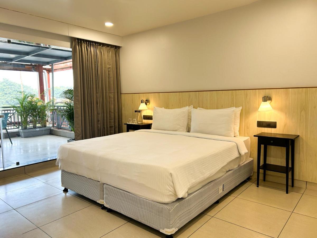 Antarim Express Hotel Bharuch ภายนอก รูปภาพ